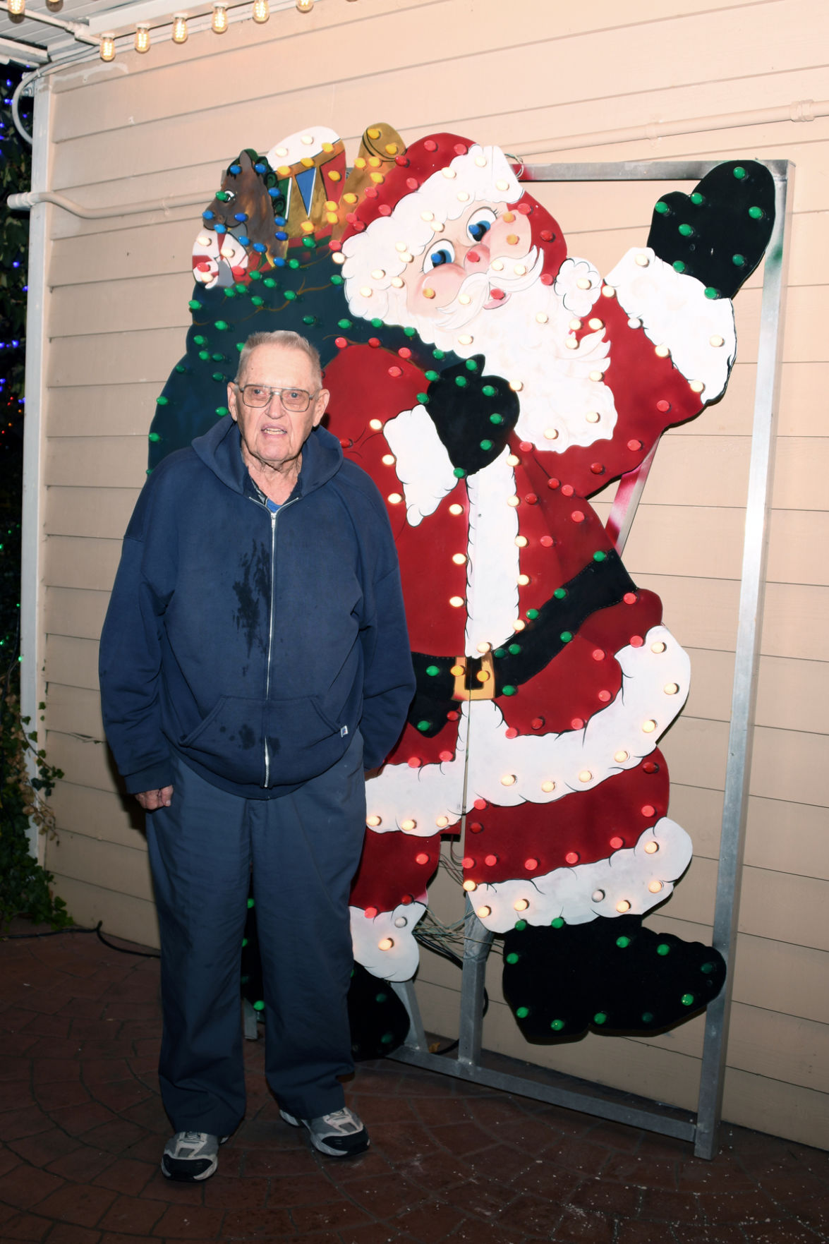 043 Dennis Wall.jpg